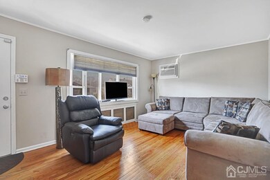 518 Clinton Ave, Middlesex, NJ 08846 - photo 4