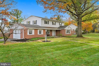 821 Hillaire Rd, Lancaster, PA 17601 - photo 3