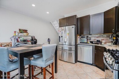 15 Ludwig Ln, Staten Island, NY 10303 - photo 5