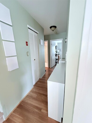 5 Petersen Ct unit 5, West Babylon, NY 11704 - photo 6