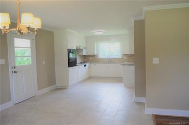 223 N Greenbriar Rd, Statesville, NC 28625 - photo 2