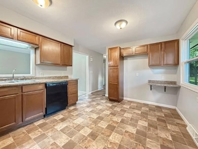 415 W 4th St, Blue Earth, MN 56013 - photo 7