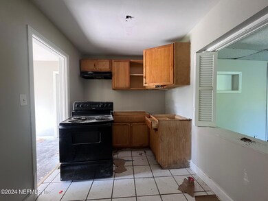 1288 Peacefield Dr, Jacksonville, FL 32205 - photo 2