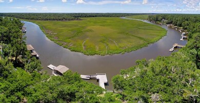Stunning panoramic views - Cannon's Point across t