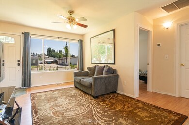 632 N Grover Place, East Wenatchee, WA 98802 - photo 2