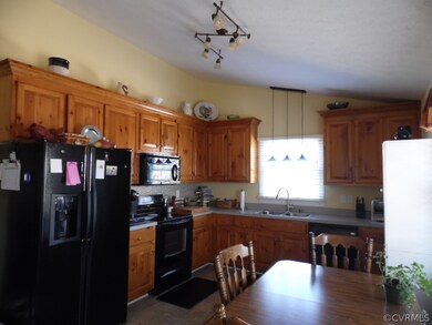 119 Skyllar Ln, Dunnsville, VA 22454 - photo 4