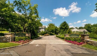 42 Greenwich Hills Dr unit 42, Greenwich, CT 06831 - photo 3
