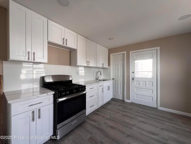 1102 Dartmouth St, Scranton, PA 18504 - photo 7