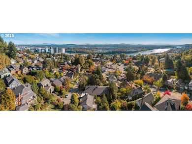 201 SW Bancroft Ct, Portland, OR 97239 - photo 2