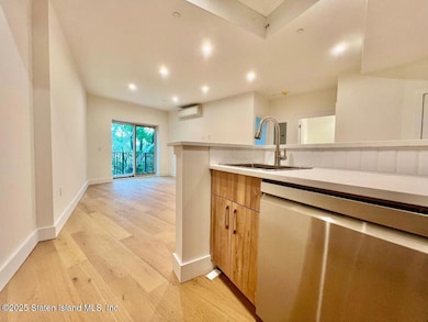 3865 Amboy Rd unit 3f, Staten Island, NY 10308 - photo 4