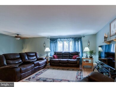 4943 Chester Creek Rd, Brookhaven, PA 19015 - photo 4