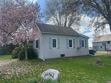 56763 Tulip Rd, New Carlisle, IN 46552 - photo 3