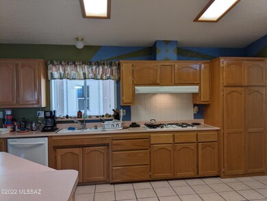 3502 Gold Leaf Kitchen (2)