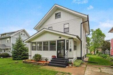 2424 4th Ave SE, Cedar Rapids, IA 52403 - photo 3