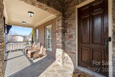 Beautiful covered front porch!