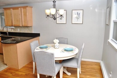 39 Davis St unit 2, Woburn, MA 01801 - photo 4