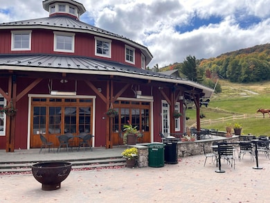 102 Forest Dr unit 408, interval 1-4 w/, Warren, VT 05674 - photo 2