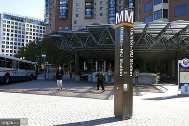 1142 N Stuart St unit B, Arlington, VA 22201 - photo 2