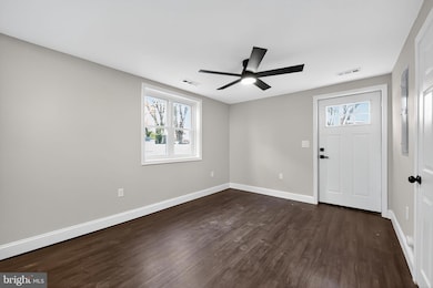 1556 Summit St, Marcus Hook, PA 19061 - photo 3