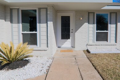 906 Forestburg Dr, Houston, TX 77038 - photo 2