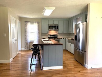Impressive Kitchen renovation. Dishwasher in islan