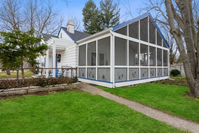 Wonderful screened in porch