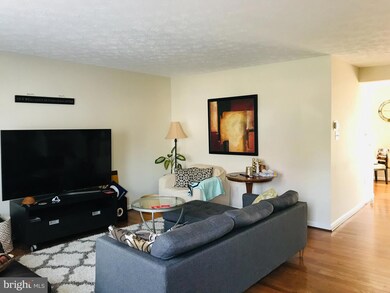 19015 Partridge Wood Dr, Germantown, MD 20874 - photo 2