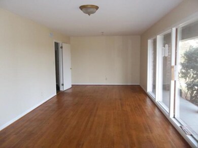 324 Hillcrest Dr, Laurel, MS 39440 - photo 2