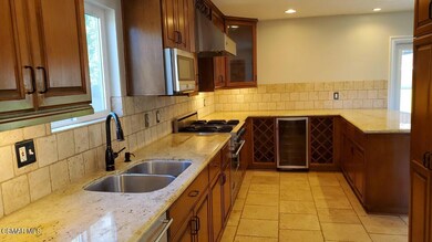 21800 Martinez St, Woodland Hills, CA 91364 - photo 7