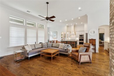Living Room/Kitchen