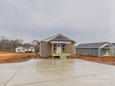 152 Duke St, Granite Falls, NC 28630 - photo 2