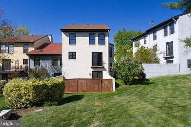 2055 N Abingdon St, Arlington, VA 22207 - photo 7