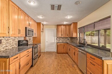 2923 S Cherry Cir, Mesa, AZ 85210 - photo 7