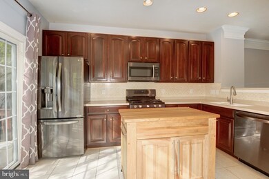 4145 Timber Log Way, Fairfax, VA 22030 - photo 6