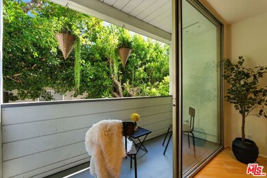 429 N Oakhurst Dr unit 203, Beverly Hills, CA 90210 - photo 4