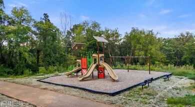 1736 Bennett Village Dr, Maryville, TN 37804 - photo 5