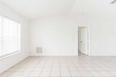 Must See Property-print-004-015-Living R