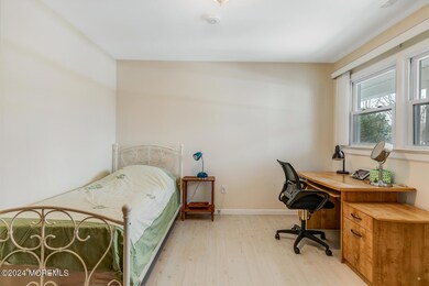 56 Crest Rd Middletown-large-009-013-1F8