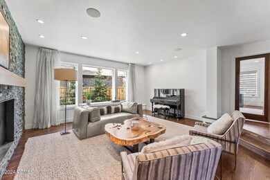 6_Livingroom_1800x1200_4125696