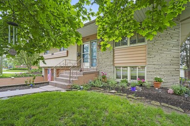 1325 Sunbury Rd, Columbus, OH 43219 - photo 4