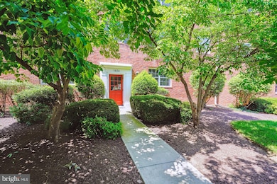 1634 W Abingdon Dr unit 102, Alexandria, VA 22314 - photo 4