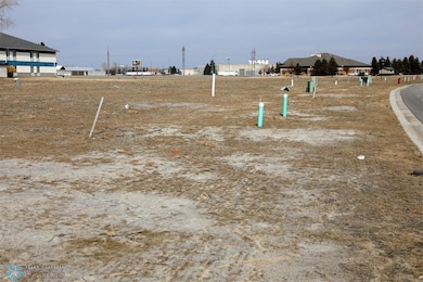 1848 Magnolia Ct, Wahpeton, ND 58075 - photo 3