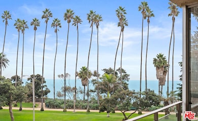 Park Plaza Condominiums unit 504N, Santa Monica, CA 90402 - photo 3