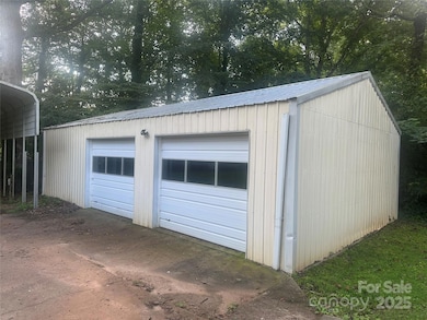 170 Hodge St, Rutherfordton, NC 28139 - photo 5