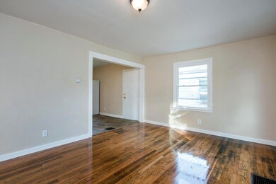 858E.13th_03