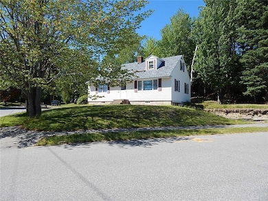 23 Grove St, Millinocket, ME 04462 - photo 3