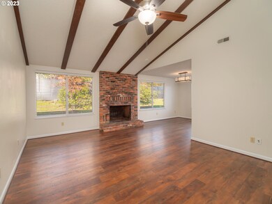 1301 Fourth St, Sutherlin, OR 97479 - photo 6