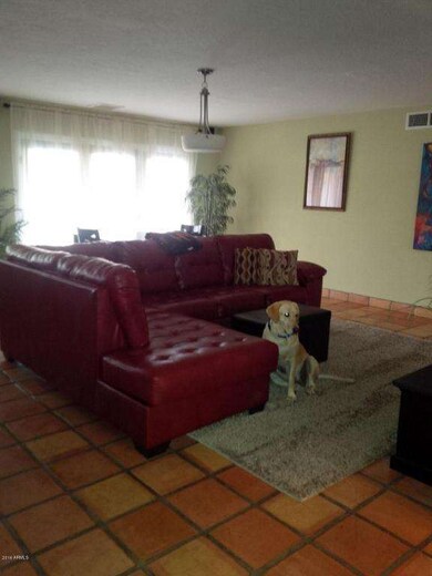 (06) Living Room