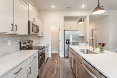 6423 Waymeet Dr, Spring Hill, TN 37174 - photo 2