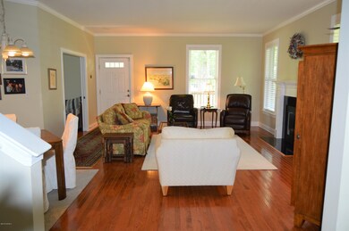 808 Whrens St, Burgaw, NC 28425 - photo 4